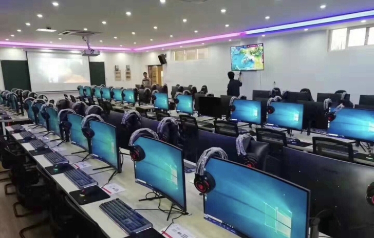 工厂发不出工资了急售24英寸曲面显示器19...