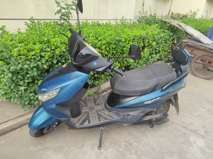 绿源电动车7220 6块电池的 各种爬坡带...