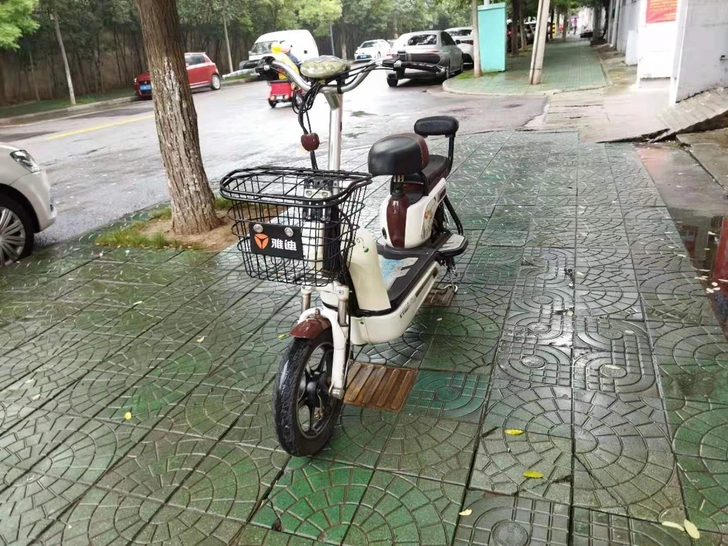 雅迪电动车85新，一次充电行驶40公里