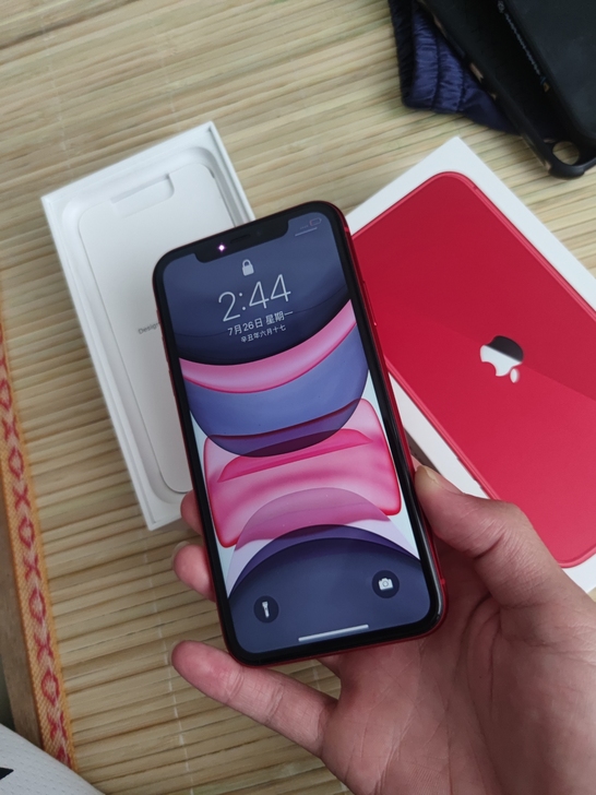 苹果iPhone11国行红色64g,看中的...