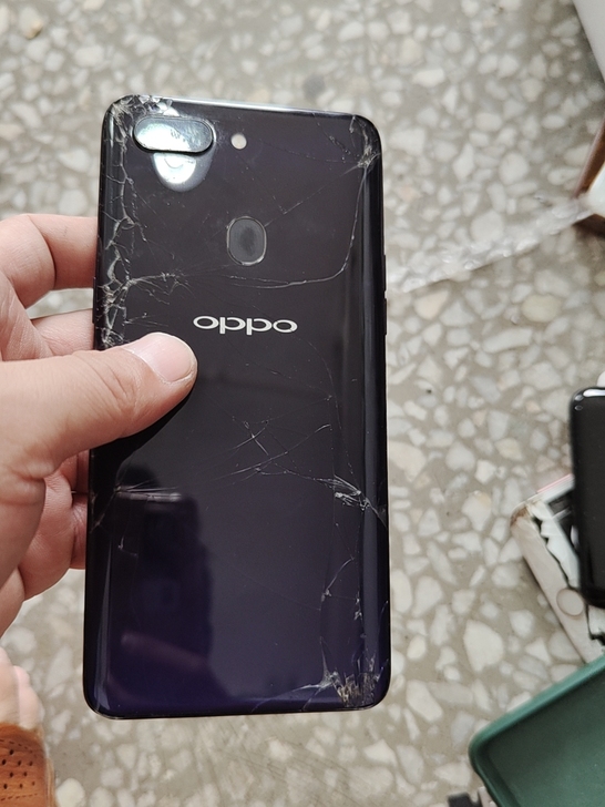 oppor15梦境版，后盖碎无拆修有老化功...