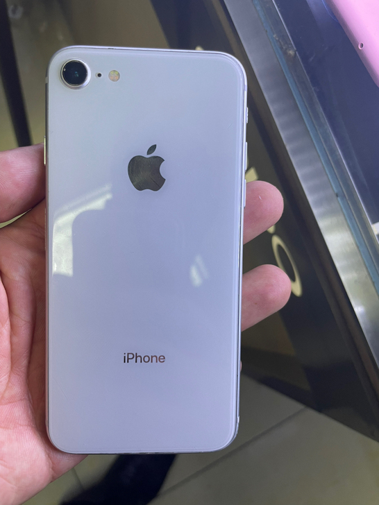 iPhone 8   64G  国行白色，