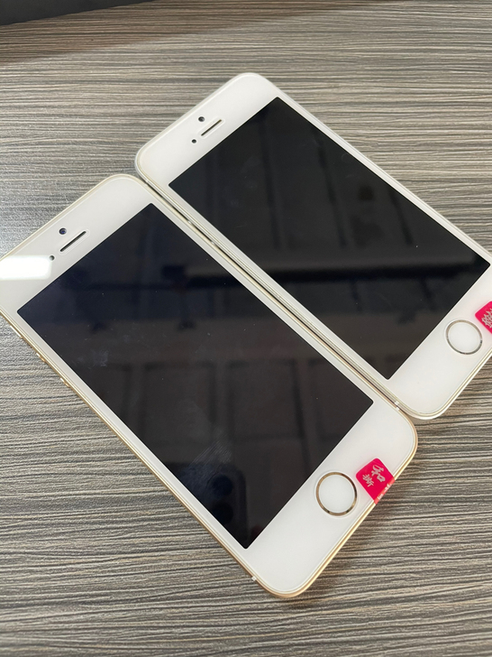 iPhoneSE 16G 自用出 两台一台...