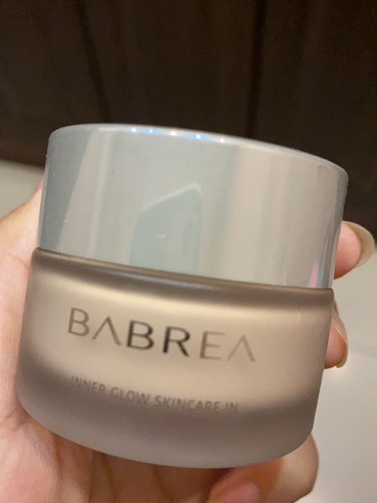 芭贝拉粉霜02自然白 用了一次觉得不太合适...