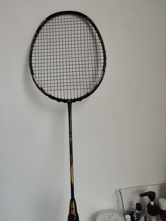 Victor胜利黑金隼4U全碳素羽毛球拍