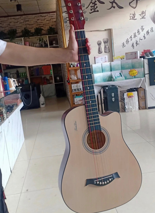 【包邮】急出民谣吉他，头脑一热入手了，想把...