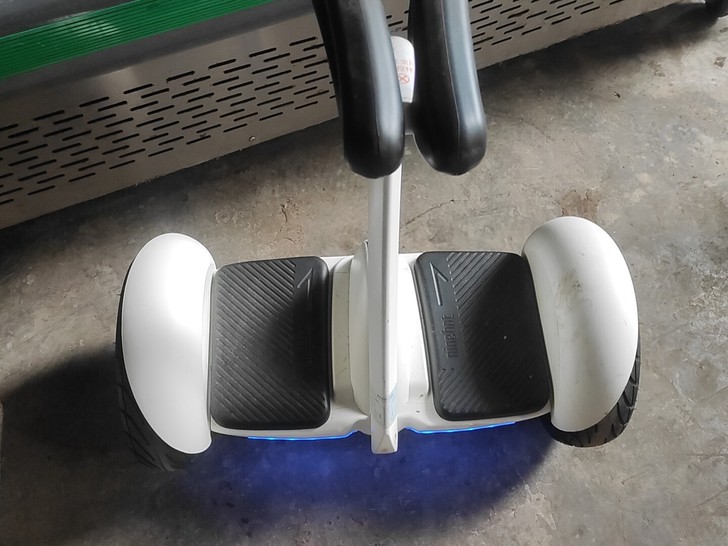 小米9号平衡车，成色可以，胎纹清晰