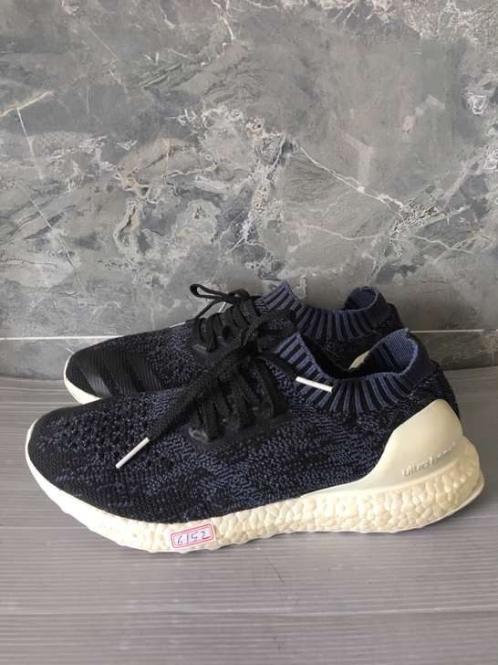 二手正品阿迪缓震透气轻便休闲运动鞋42.5...