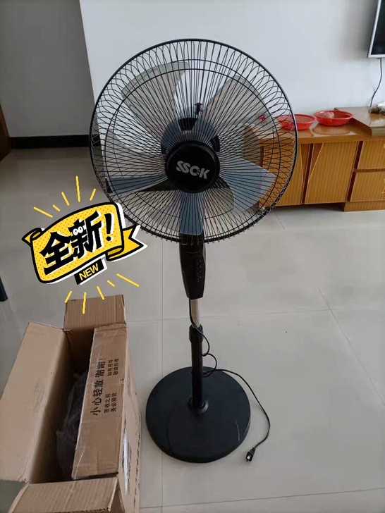 实体店不干了，搬家处理掉电风扇，都是全新的...