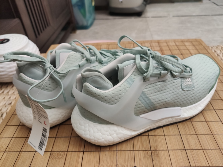 Adidas 女款 跑步鞋 38.5码 全...