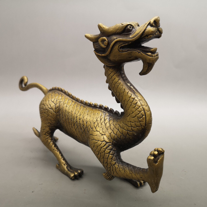 黄铜青龙，器型厚重，形制端正；通体光素，色...