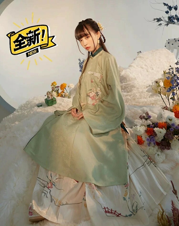 出汉服，十三余称猫，绿色上衣黄色下裙，s码...