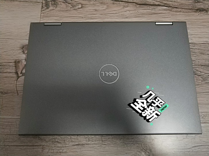 诚心出自用戴尔360度，旋转触摸笔记本电脑...