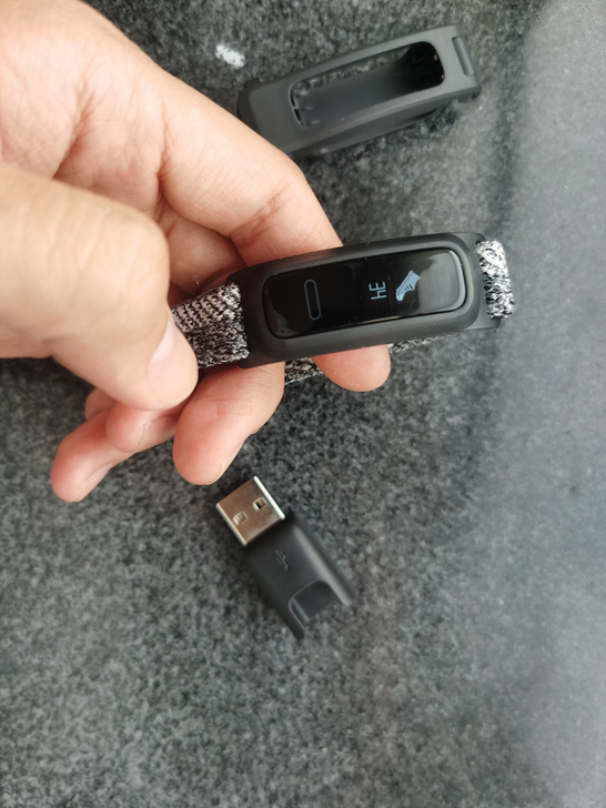 华为手环4e，篮球精灵99新，盒子没了，带...