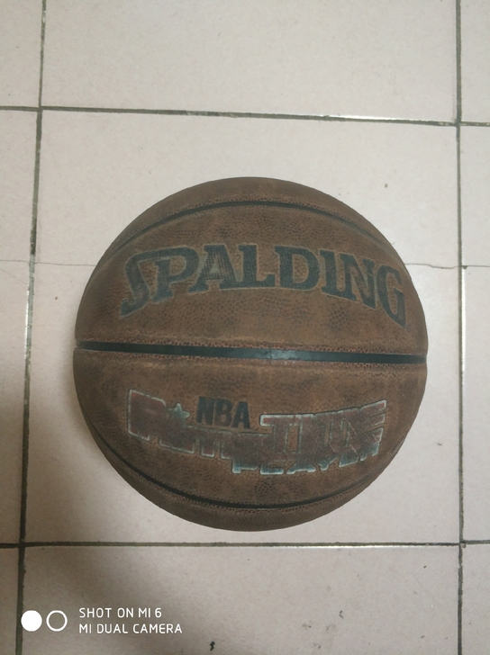 spalding篮球八成新