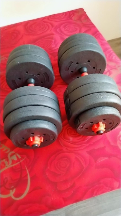 健身工作室不做了,低价出一批全新未拆封哑铃...