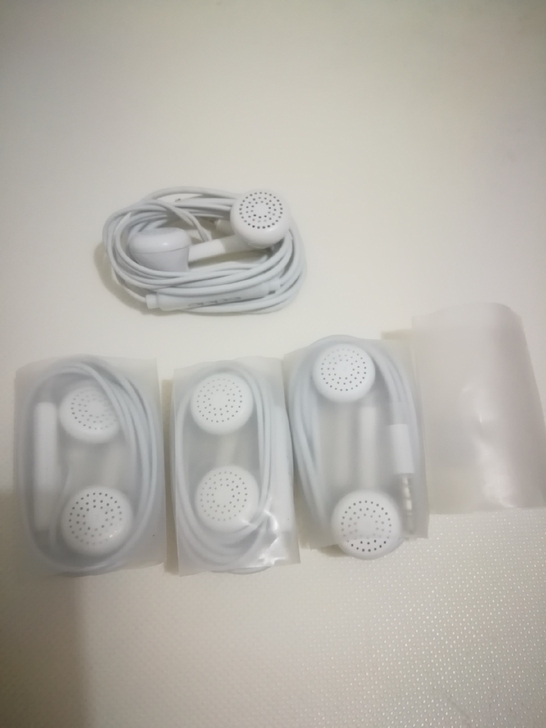 OPPO正品耳机10元一条，两条18元包邮