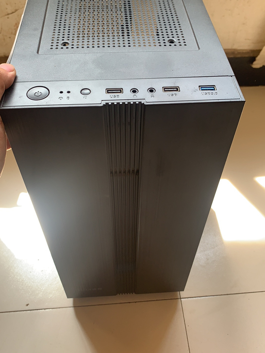 普通侧透玻璃机箱，逾辉