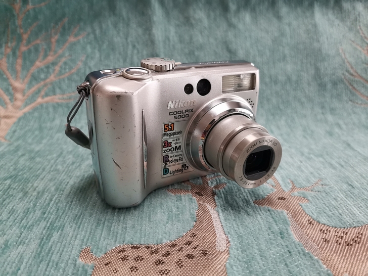 尼康Coolpix 5900卡片数码相机