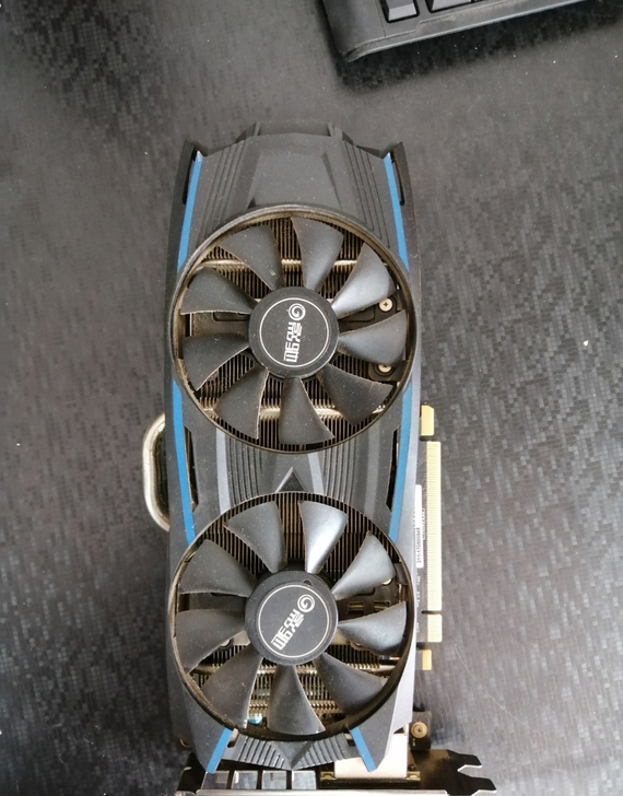1060 3g两个显卡，只卖一个留一个自用...