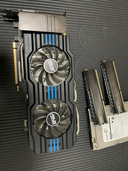 华硕GTX970 4G D5显卡 猛禽
