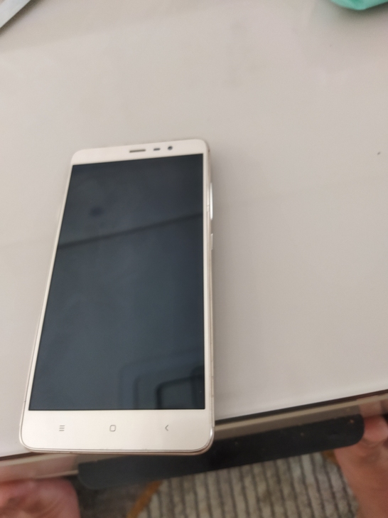 小米手机note3看图，就是机身有点弯曲、...