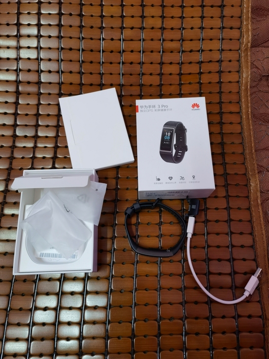 华为手环3pro，NFC版，支持刷公交地铁...