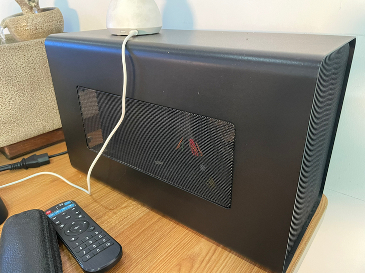 Razer雷蛇雷电3笔记本显卡扩展坞战核X