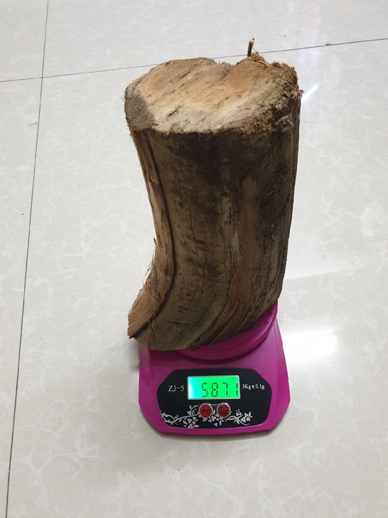 崖柏陈化料：闲置一块尺寸如图的北方崖柏陈化...