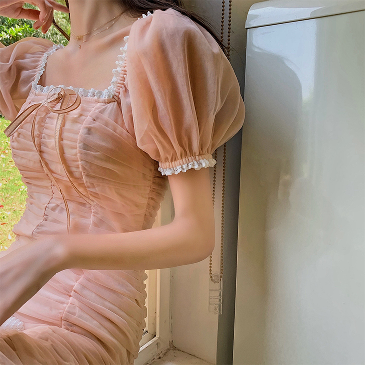 范智乔法式复古方领连衣裙女夏粉色泡泡袖收腰...