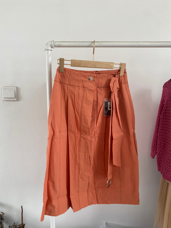 韩版 橙色高腰中长款半身伞裙 质感很好 S...