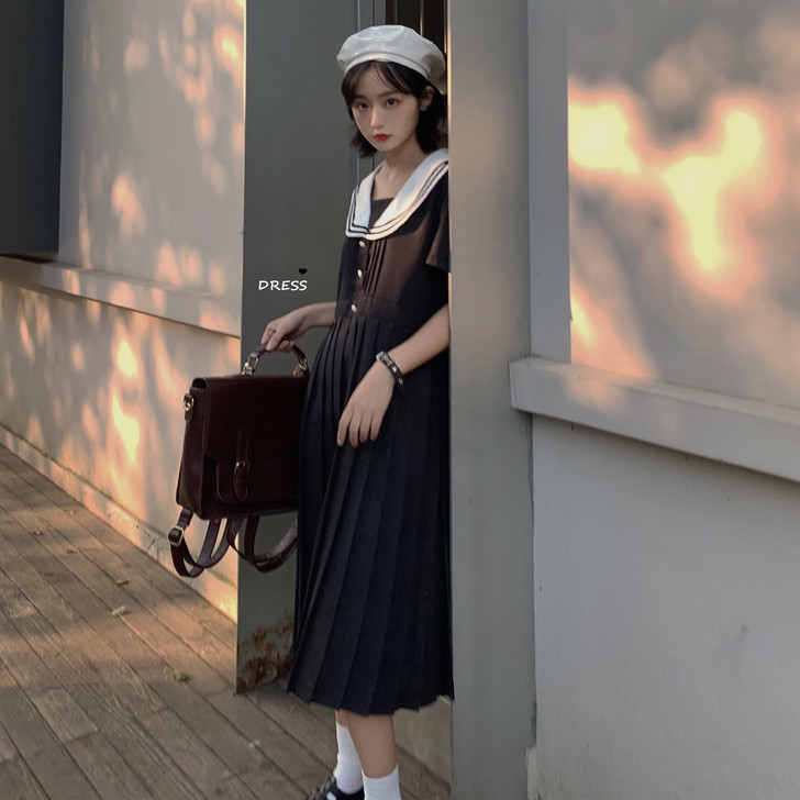 超级学院风的连衣裙,穿上她怎么拍都好看,有...