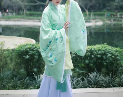 [转卖]如梦霓裳汉服女装曲裾[殢人娇]二春...