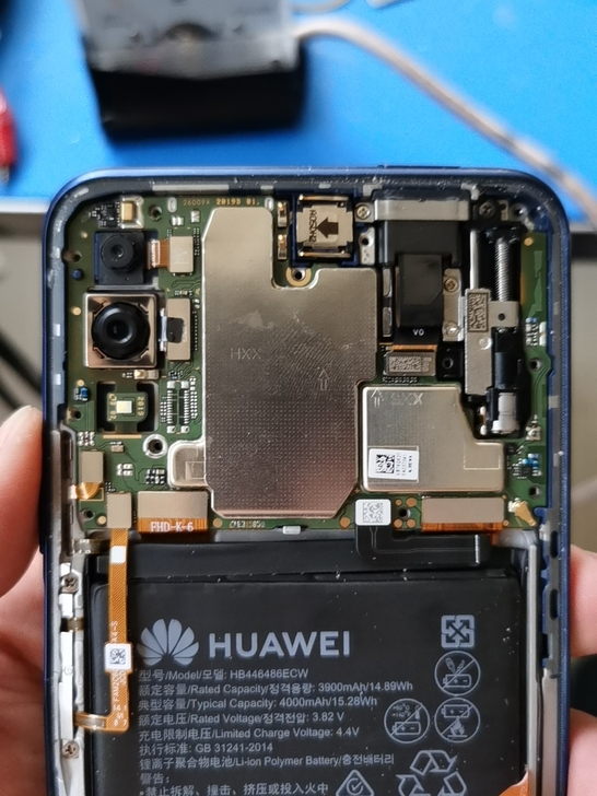 荣耀9x  6+128尸体机，机身轻微变形...