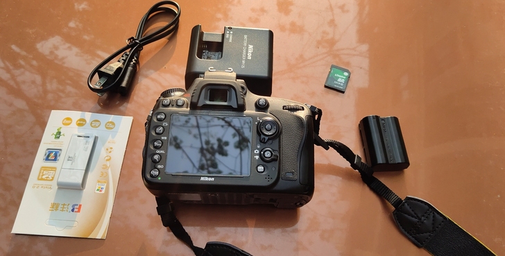 箱说全，尼康d610 全画幅相机 套机