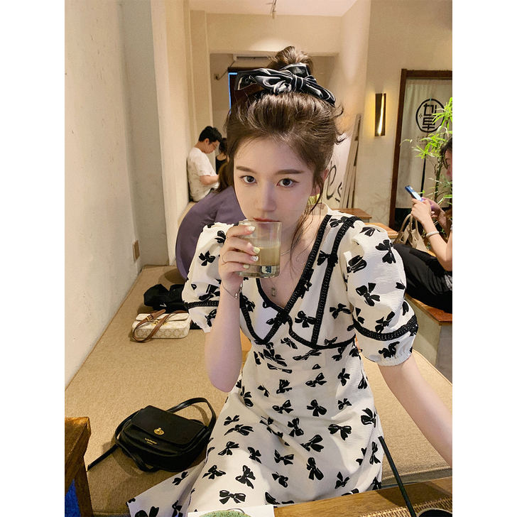 全新 吊牌都在 胖子王老板 蝴蝶结泡泡袖连...