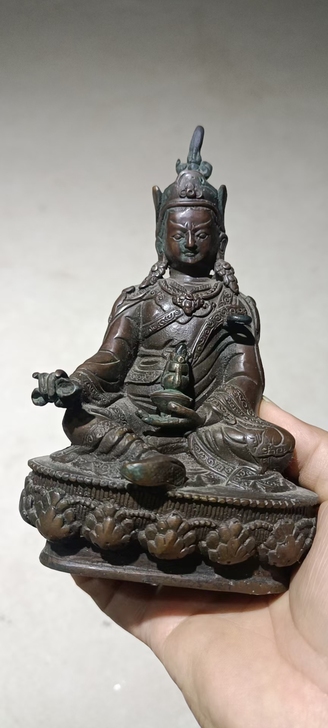 铜佛造像,好品厚重,底小瑕疵,高15.8厘...