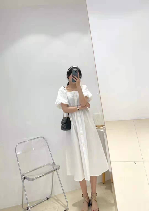 白色连衣裙