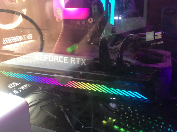 自用rog 3070无锁版，箱说全