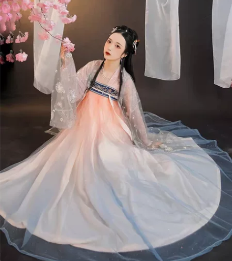 裳云兮正品原创(花若兮)，S码，上衣➕襦裙...