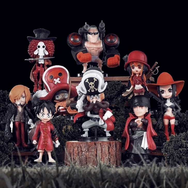 实体店倒闭了，压货清仓8cm海贼王公仔手办...