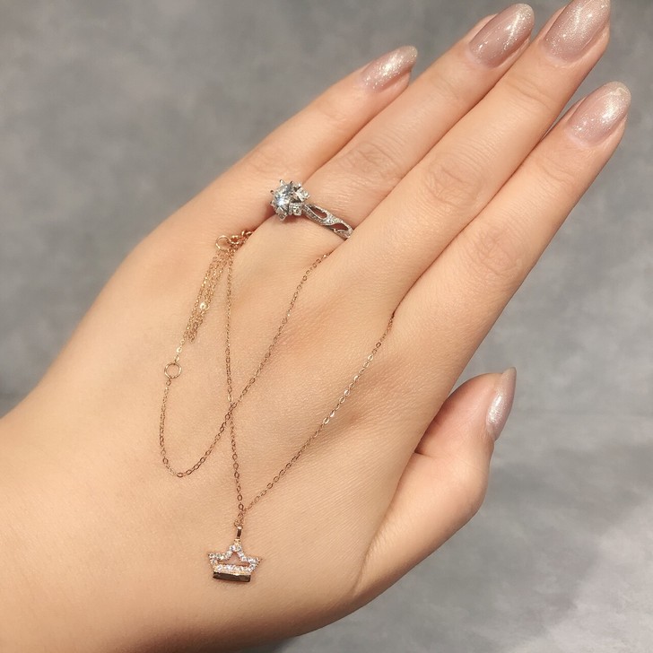 18K皇冠钻石项链18K皇冠钻石项链