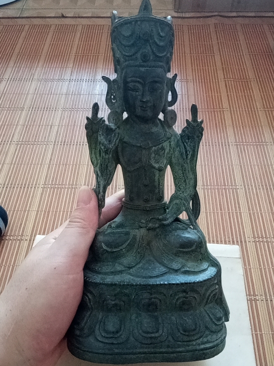 铜佛像,比较重,纹饰精美,开脸端庄,保存完...