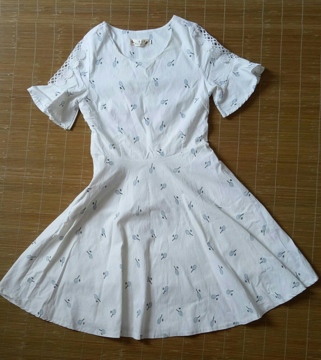 商场里买的,买回来穿过3-4次,不爱了,出...