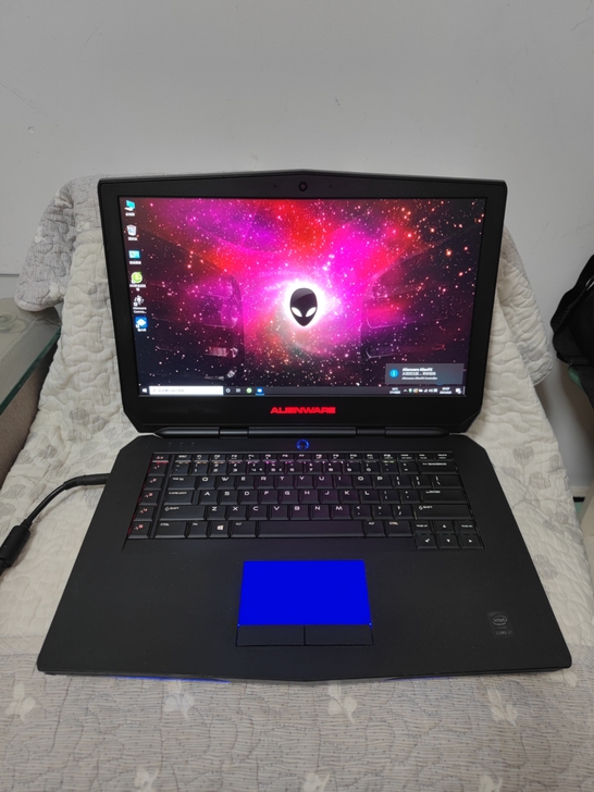 戴尔外星人Alienware 15笔记本电...