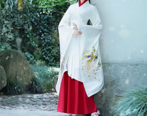 妃亦坊 民族装舞台装 感兴趣的话点“我想要...