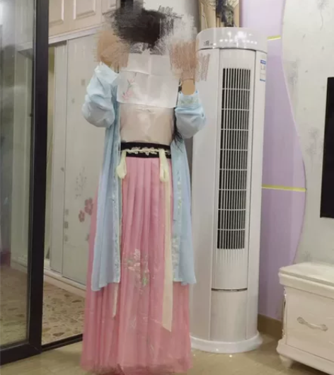 南雅集褙子L码,裙子M码,穿着那个白色吊带...