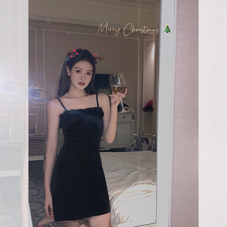 范智乔 黑色吊带裙丝绒连衣裙女秋冬中长款性...