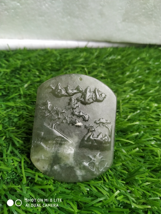 和田玉雕刻的山水画入手渠道：早年家族老前辈...