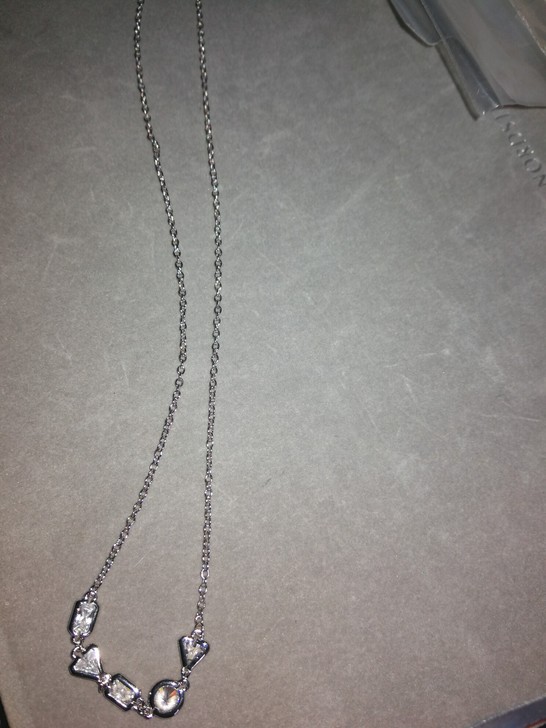 Nordstrom长立体钻石项链 银色轻奢